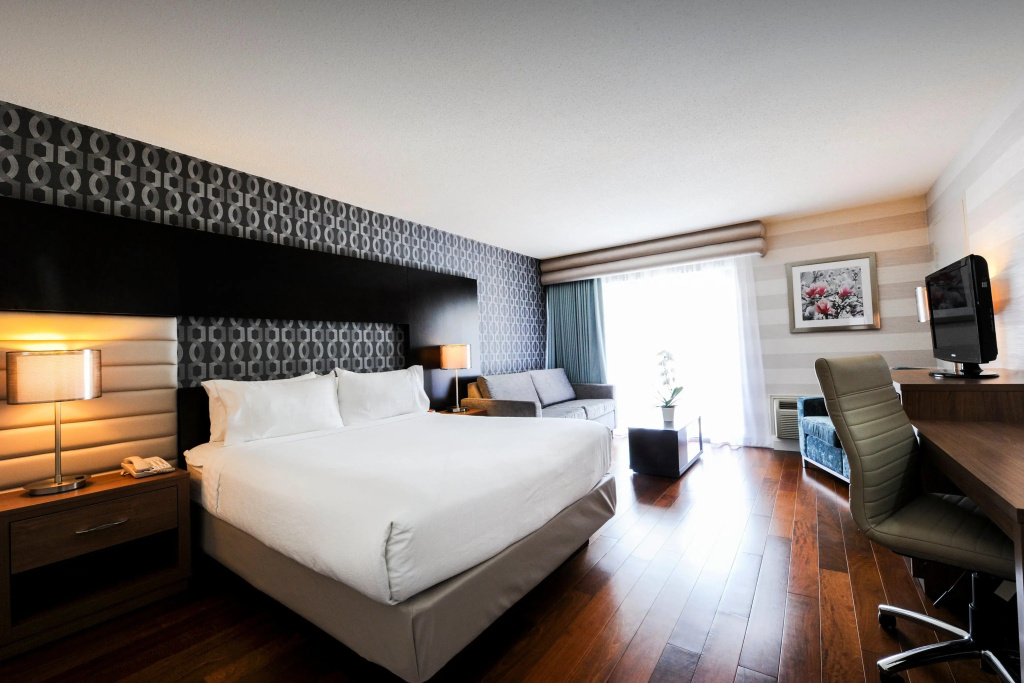 Holiday Inn Niagara Falls - By The Falls by IHG - 4