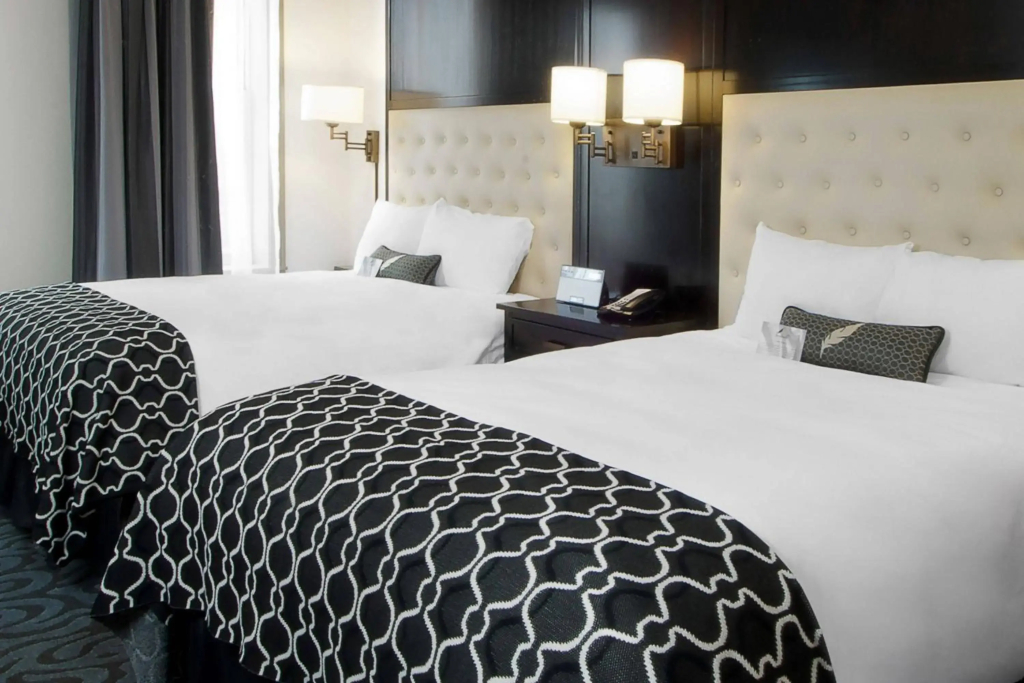 Hotel Blackhawk, Autograph Collection - 3