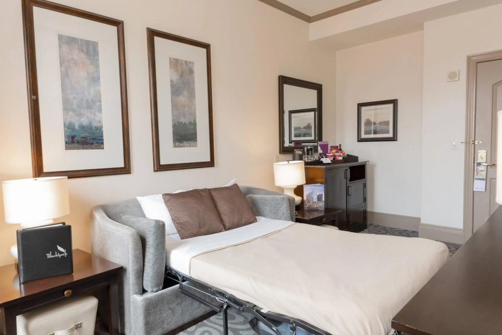 Hotel Blackhawk, Autograph Collection - 5