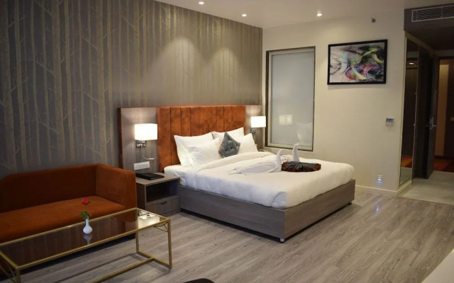 Hotel Deep Clarks Inn Lucknow - 5