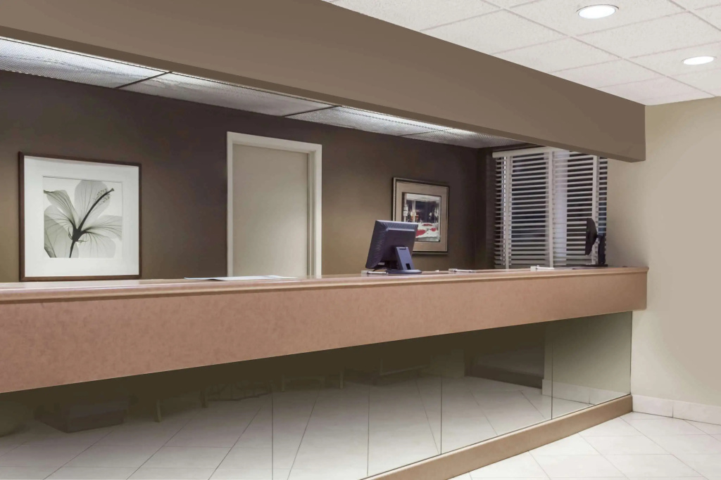 Howard Johnson by Wyndham Niagara Falls - 2