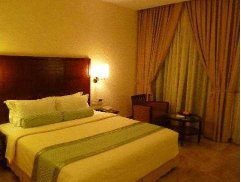 Hulhule Island Hotel - 2