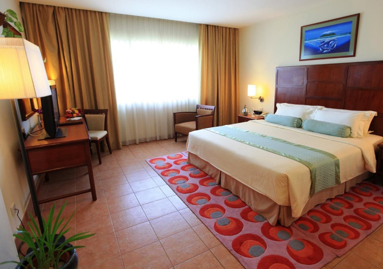 Hulhule Island Hotel - 4