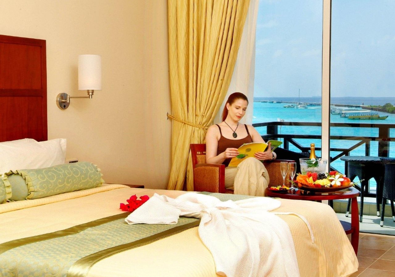 Hulhule Island Hotel - 5