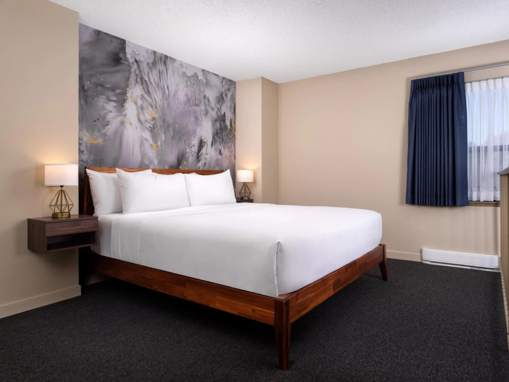 Huntingdon Hotel and Suites - 3