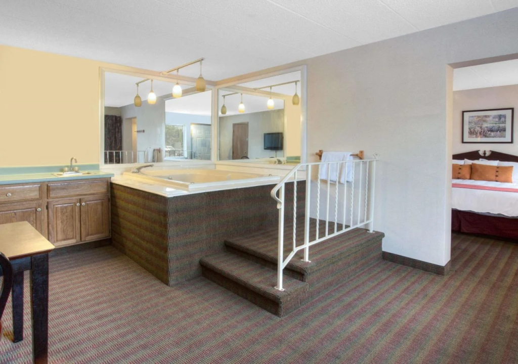 I-80 Inn & Suites - 3