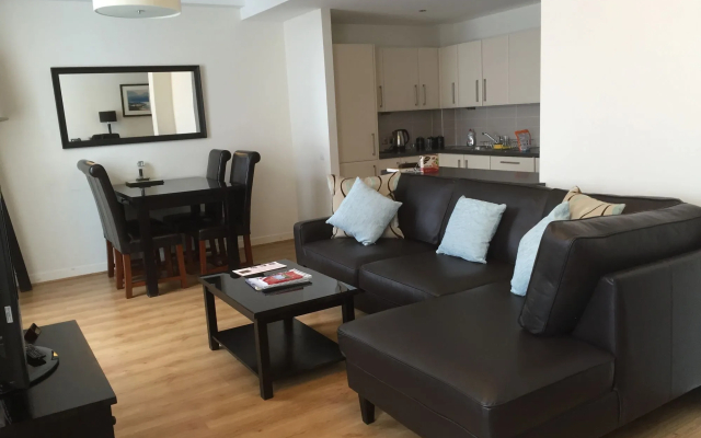 Inverness City Suites - 5