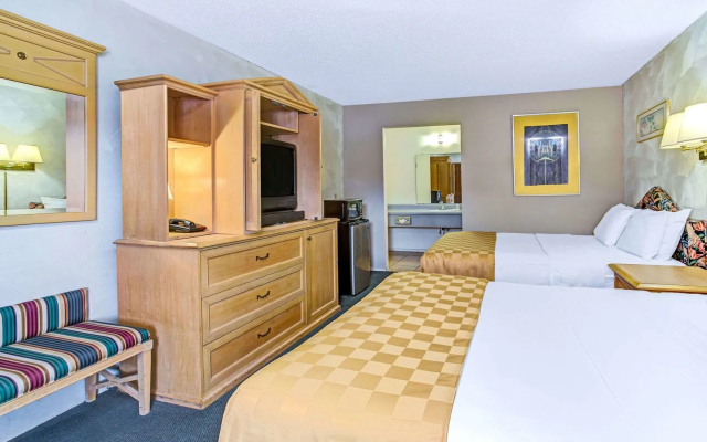 Knights Inn Kissimmee - 3