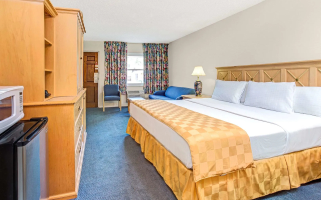 Knights Inn Kissimmee - 4