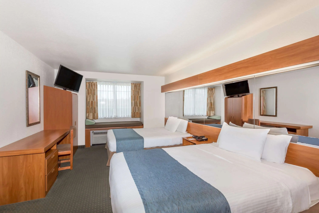 Microtel Inn & Suites by Wyndham Gulf Shores - 5
