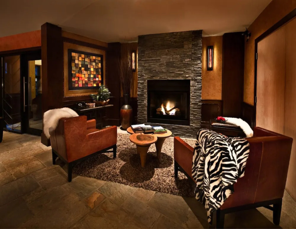 Mountain Side Hotel Whistler by Executive - 2