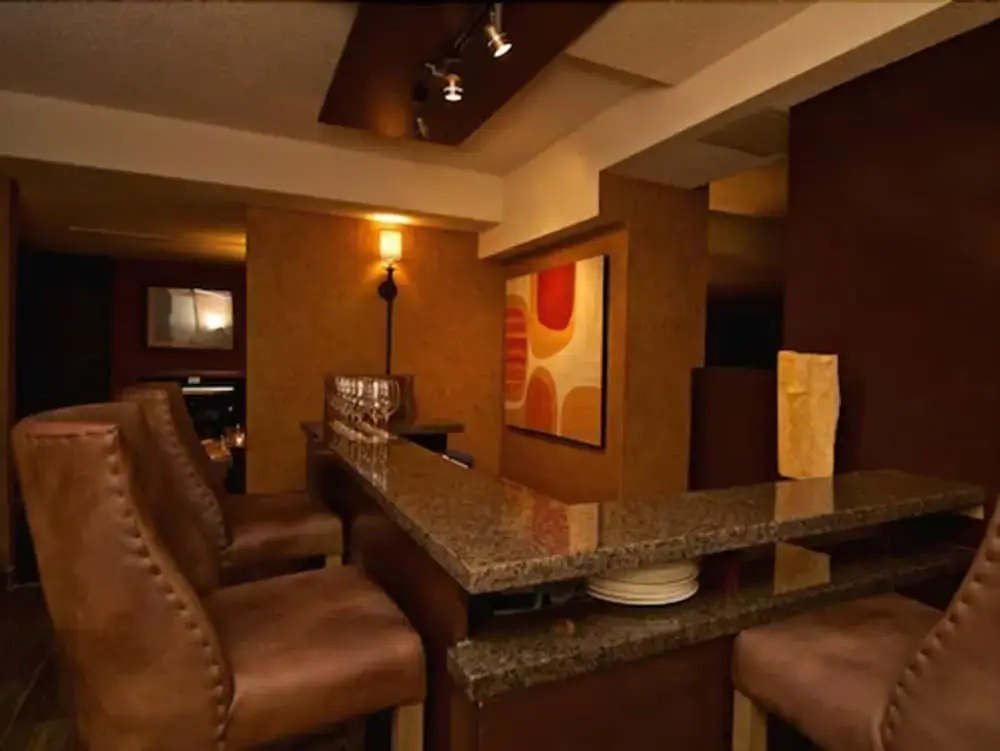 Mountain Side Hotel Whistler by Executive - 3