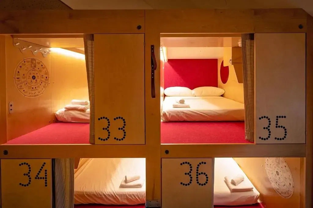 Pangea Pod Hotel - 3