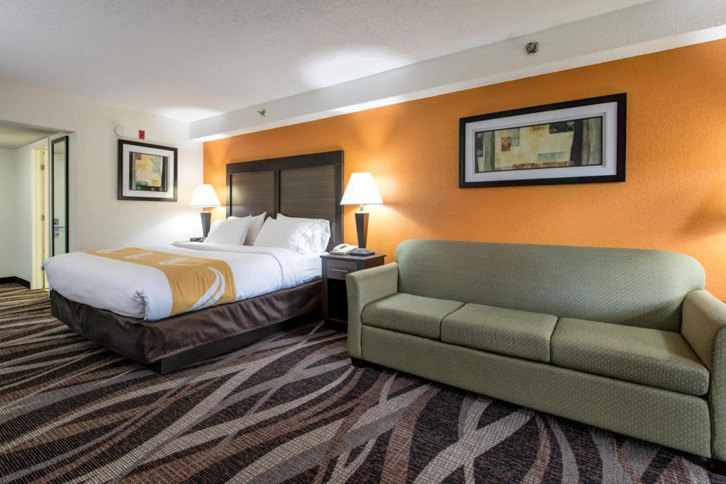 Quality Inn Creekside - Downtown Gatlinburg - 3