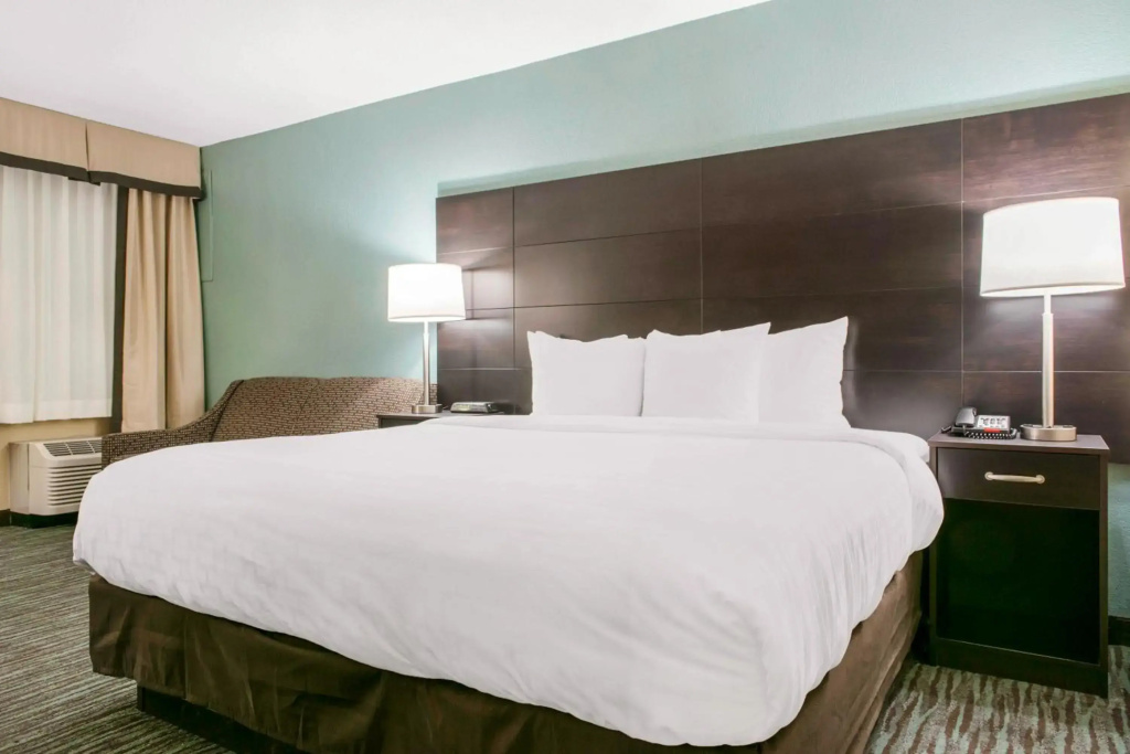 Quality Inn Dayton Airport - 5