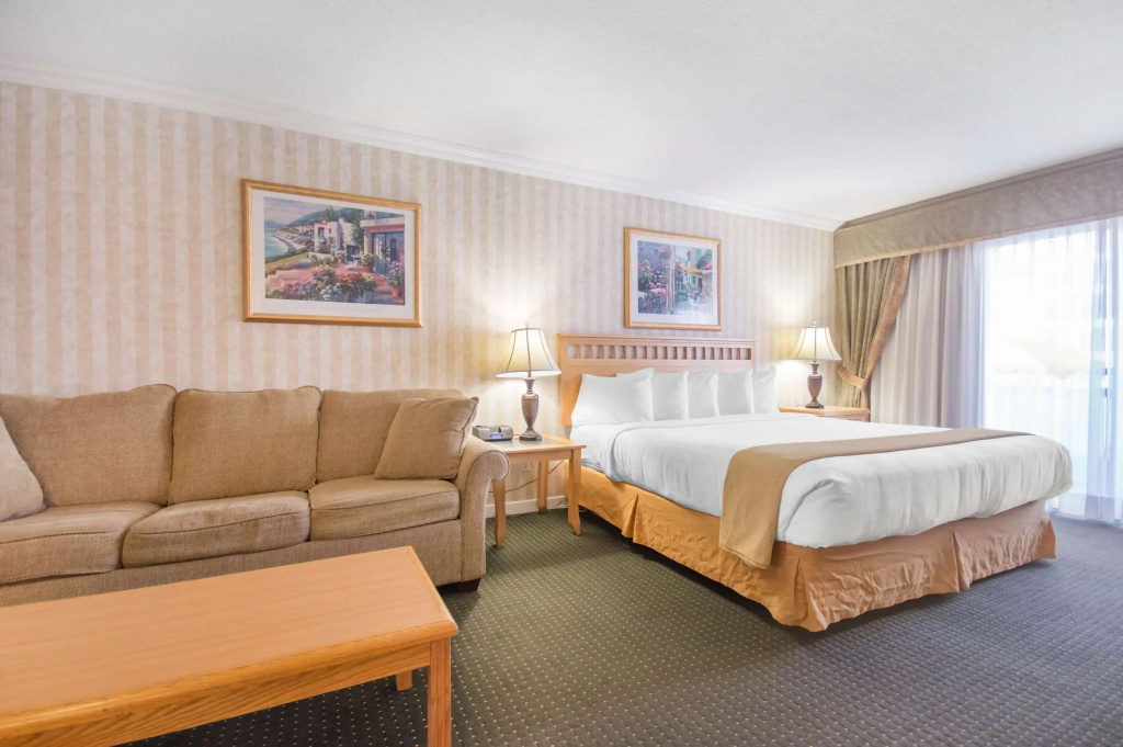 Quality Inn Downtown Inner Harbour - 3