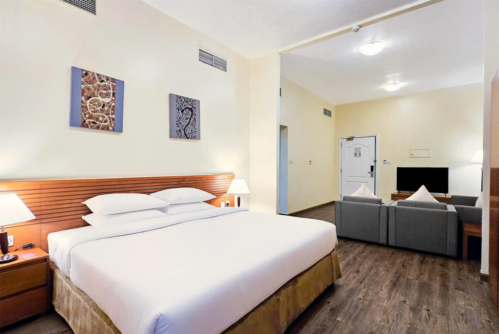 Ramada Hotel & Suites by Wyndham Ajman - 4