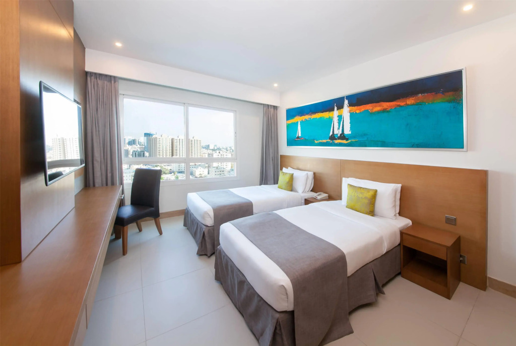 Ramada by Wyndham Beach Hotel Ajman - 4