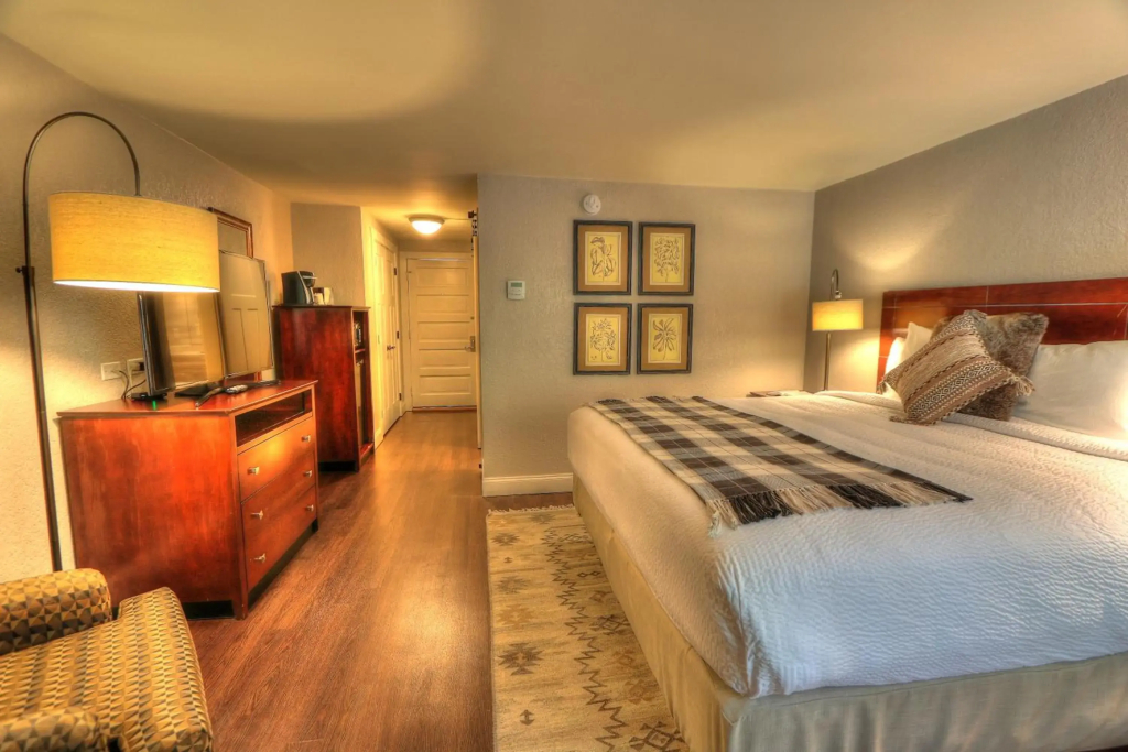 River Edge Inn - 4