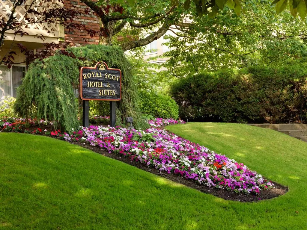 Royal Scot Hotel & Suites - 4