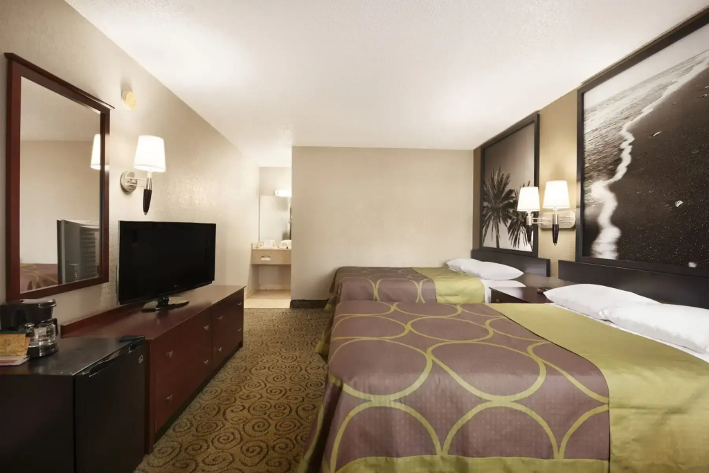 Super 8 by Wyndham Ormond Beach - 5