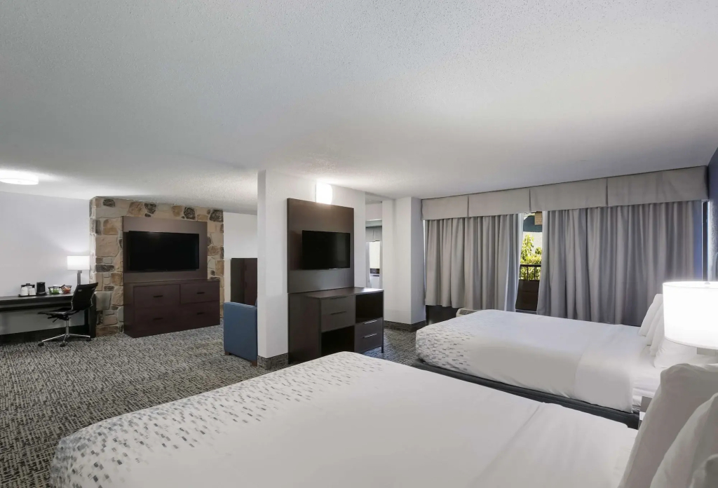 SureStay Plus Hotel by Best Western Gatlinburg - 3