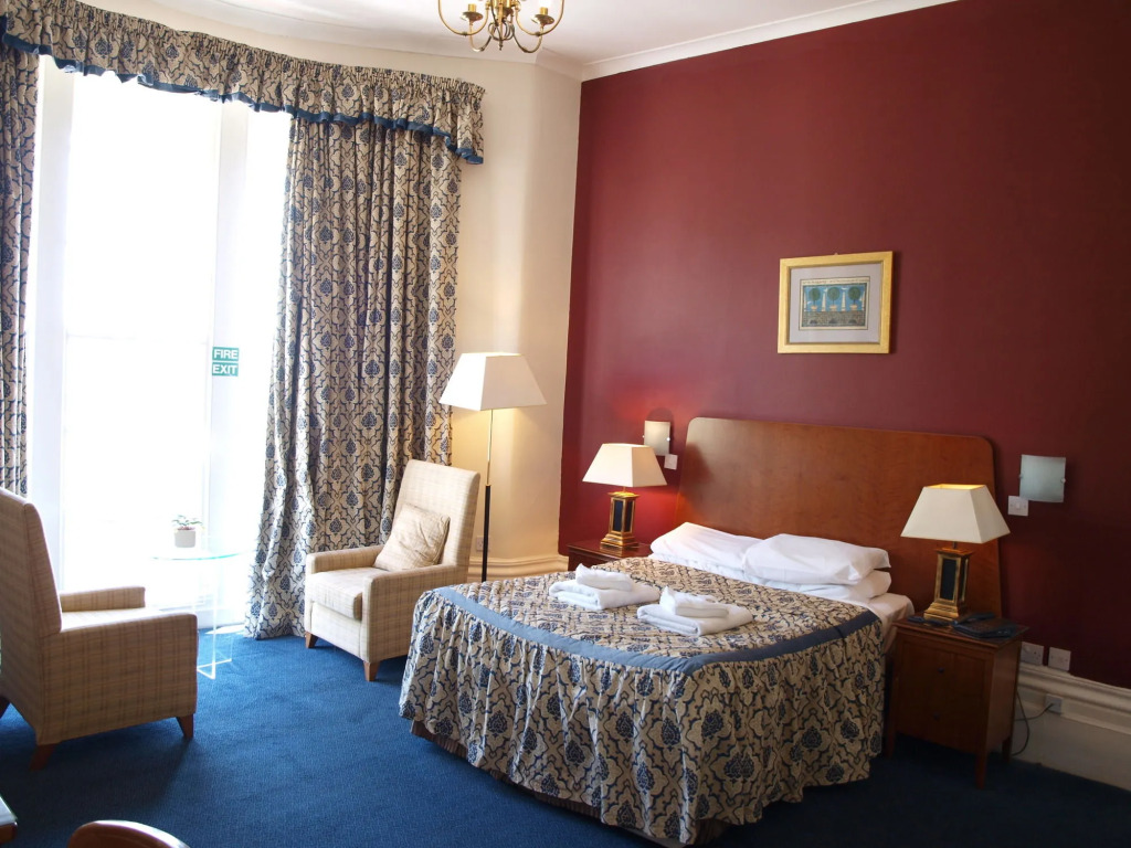 The Beach Hotel - 3