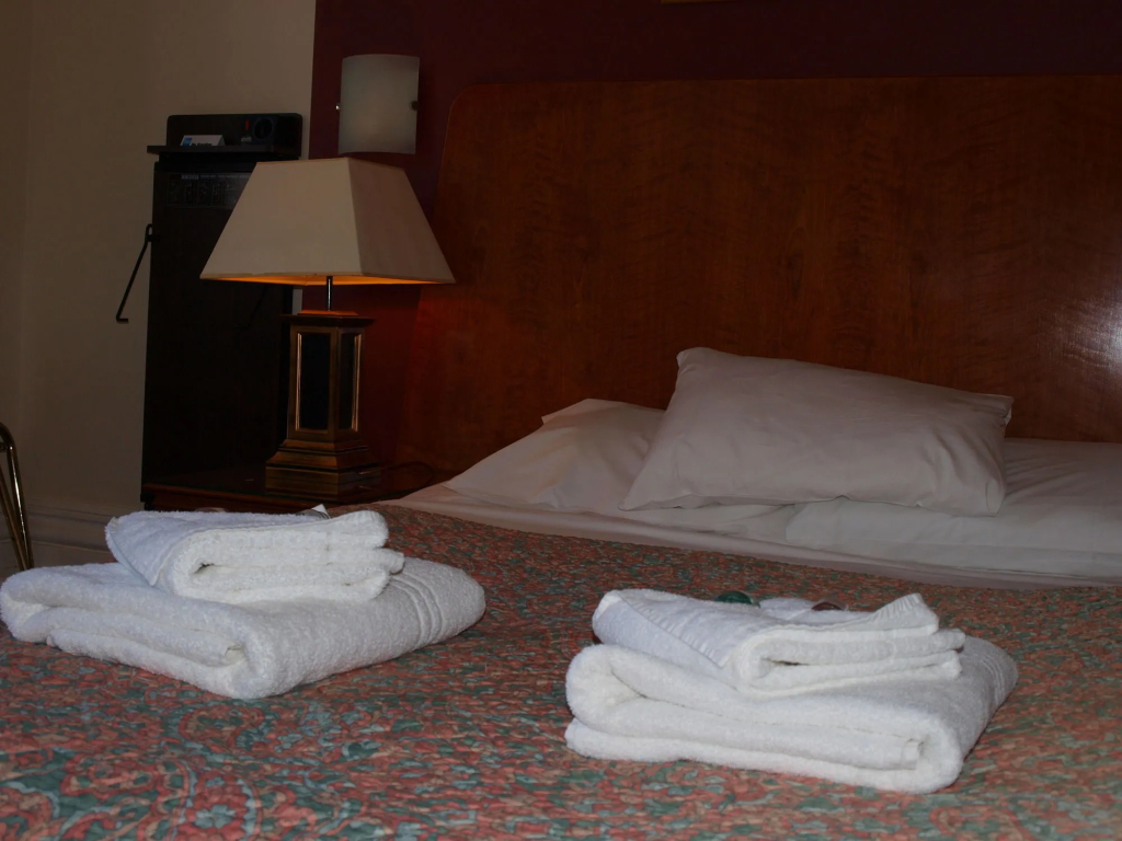 The Beach Hotel - 4