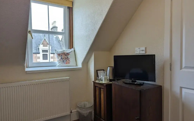 The Coo's Guest House - 3