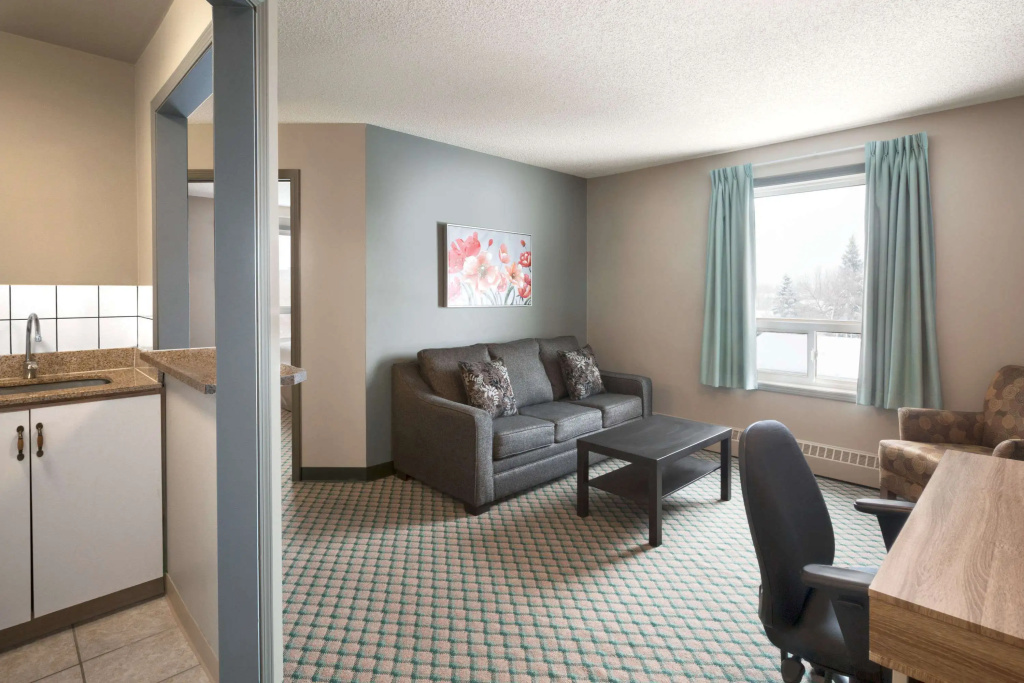 Travelodge by Wyndham Edmonton Airport - 4