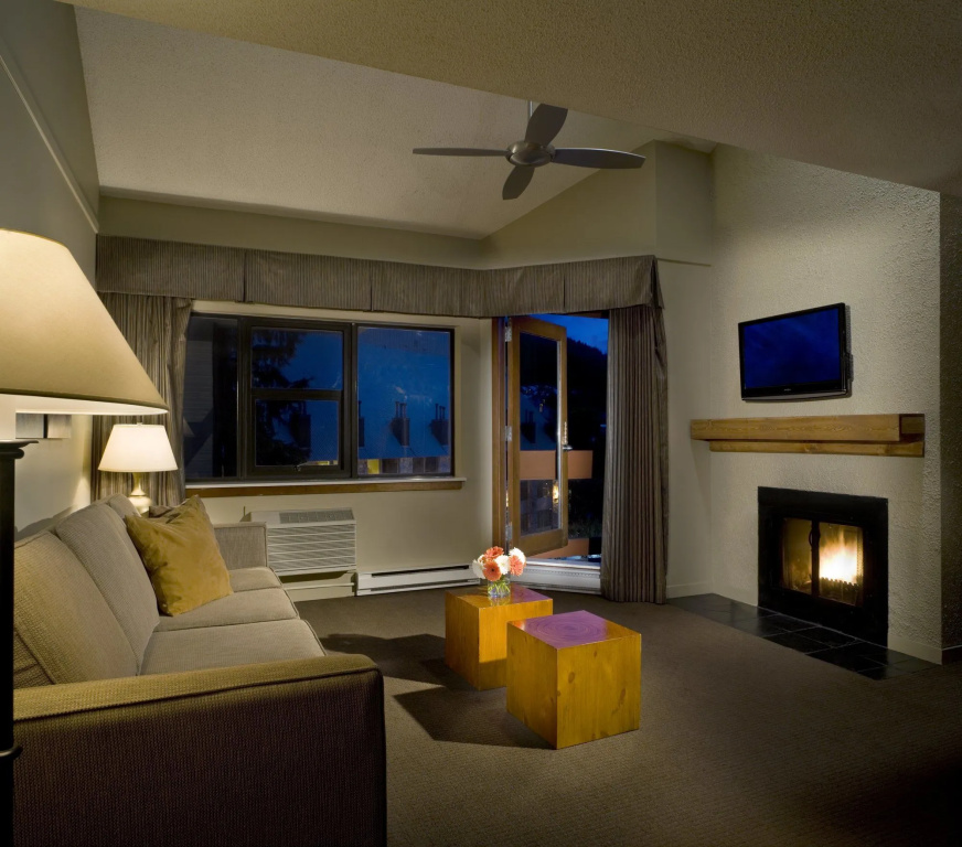 Whistler Village Inn And Suites - 2