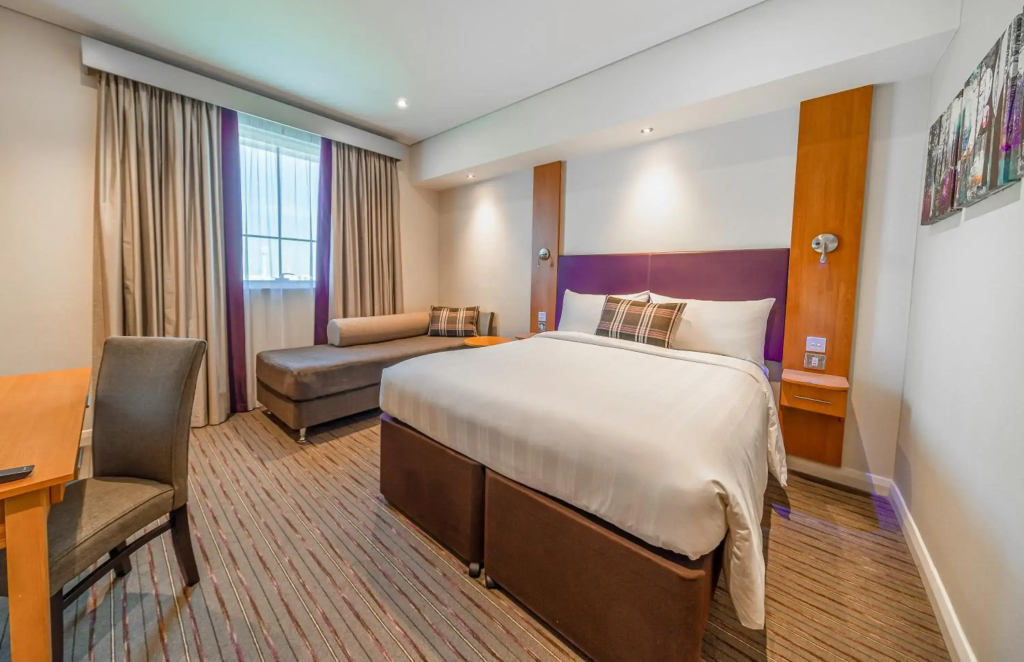 Premier Inn Dubai Silicon Oasis - 4