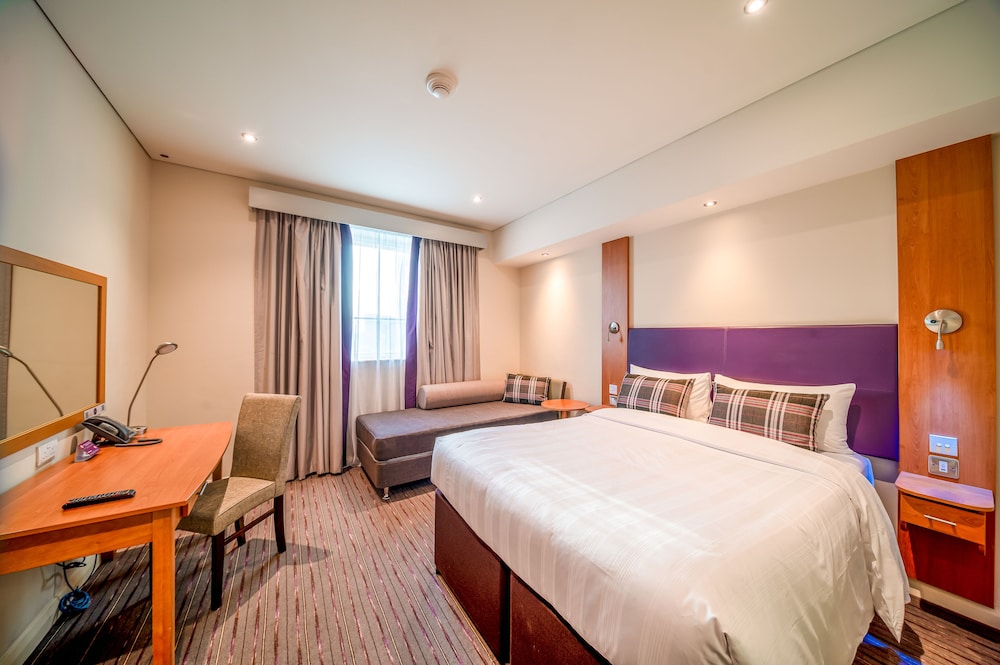 Premier Inn Dubai Investments Park - 5