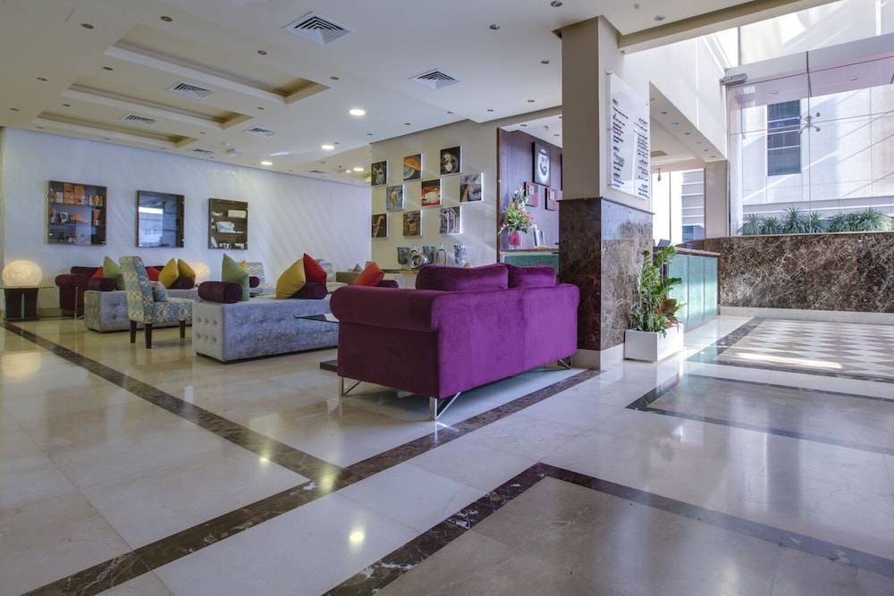 Golden Tulip Suites Dubai - 4
